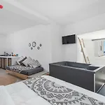 Little Venice Lägenhetshotell 4*